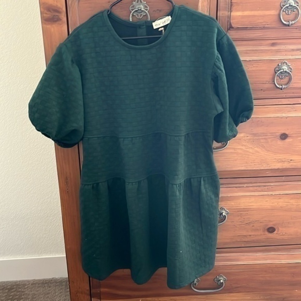 Very J Green Dress With Puff Sleeves Size Large NWT